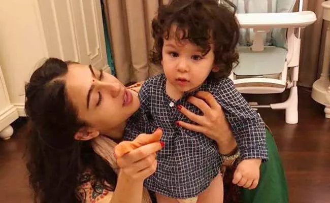 Sara Ali Khan Wishes Taimur On Birthday With Adorable Pictures - Sakshi