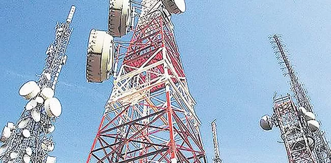 DCC clears 8,300 MHz spectrum auction worth rs 5.22 lakh crore - Sakshi