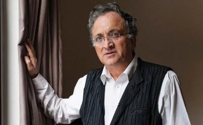 Karnataka BJP Calls Ramachandra Guha An Urban Naxal - Sakshi