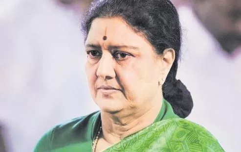 VK Sasikala used demonetised currency to buy assets - Sakshi