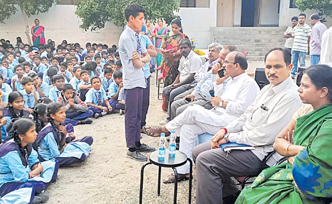 B Janardhan Reddy Visited Adarsha School In Elkathurthy - Sakshi