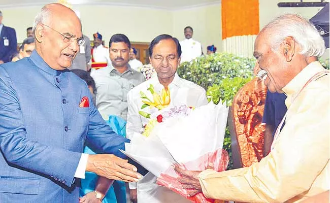 Telangana Governor Hosts Dinner For President Kovind - Sakshi