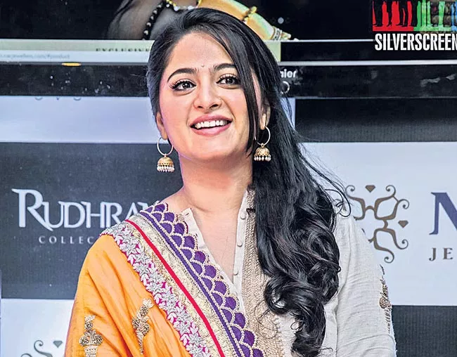 Anushka Shetty to team up with Gautham Menon - Sakshi