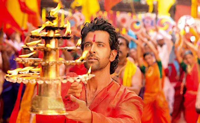 Bollywood Star Hero Hrithik Will Play Krishna In Deepikas Mahabharata - Sakshi