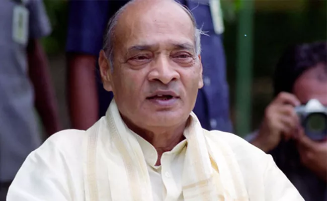 PV Narasimha Rao Better Than Jawaharlal Nehru Says RVR Chandrasekhar Rao - Sakshi