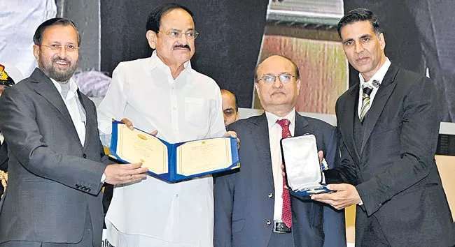 Vice President M Venkaiah Naidu presents 66th National Film Awards - Sakshi