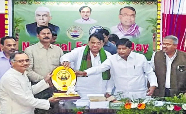 Telangana Speaker Pocharam Srinivas Reddy Comments Farmers Day Celebrations - Sakshi