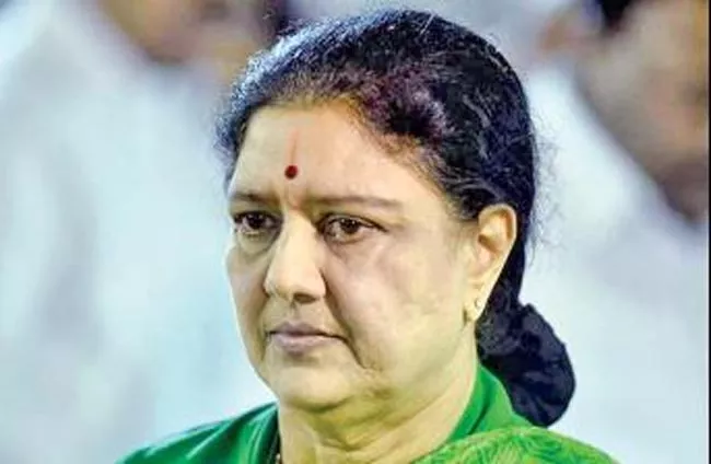 IT  Notice Claims Sasikala Used Demonetised Currency to Buy Properties - Sakshi