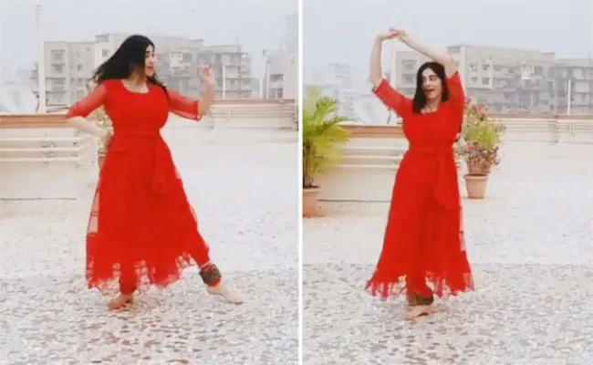 Adhah Sharma Classical Dance For Jingle Bells Song - Sakshi