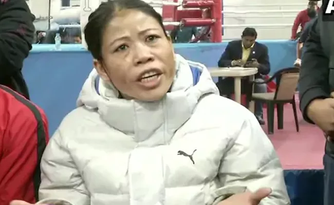 Mary Kom Refuses To Shake Nikhat Zareen's Hands - Sakshi