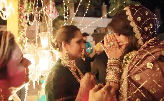 Sania Mirza Sister Anam Shares Her Wedding Video - Sakshi