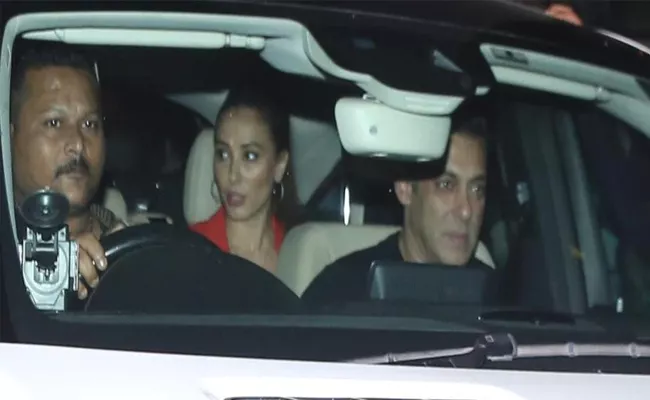 Salman Khan Visits Sister Arpita And Niece Ayat In hospital With Lulia Vantur - Sakshi