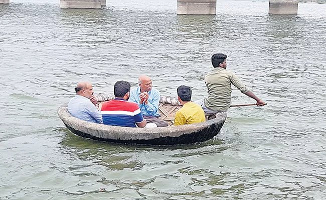 Asphalt Immersion Of Priyanka At Jogulamba - Sakshi