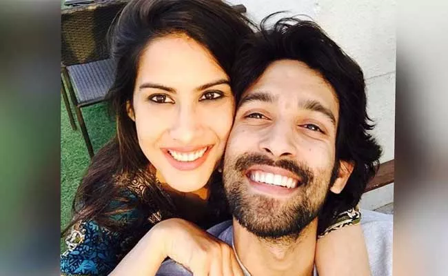 Vikrant Massey Confirms He Got Engaged To Girlfriend Sheetal Thakur - Sakshi