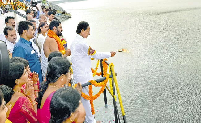 CM KCR Says Kaleshwaram Water Is A Dream Come True - Sakshi