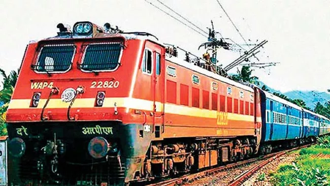 Del-Mum, Del-Culcutta train routes to be free from waitlisting in 5 years - Sakshi