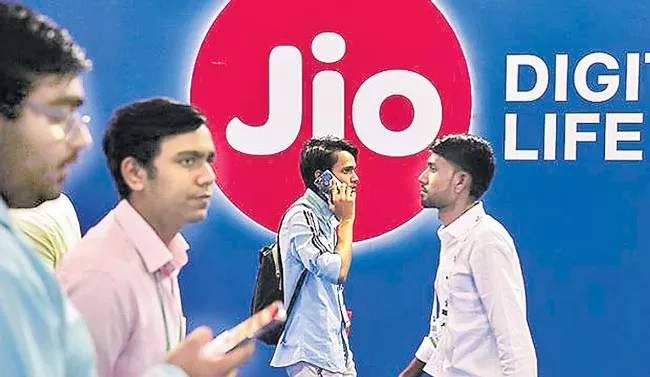 Reliance Jio hikes prepaid price by up to 39 persant - Sakshi