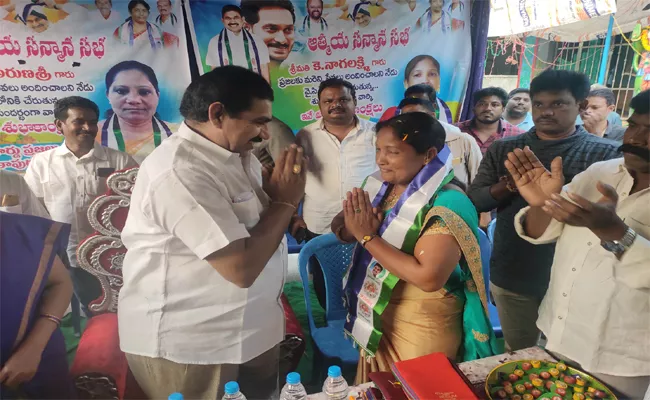 200 TDP Workers Joined in YSRCP in Pithapuram - Sakshi