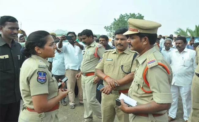 Security Of Four Accused Dead Bodies In Vet Rape Case Under DSP Vigilance - Sakshi