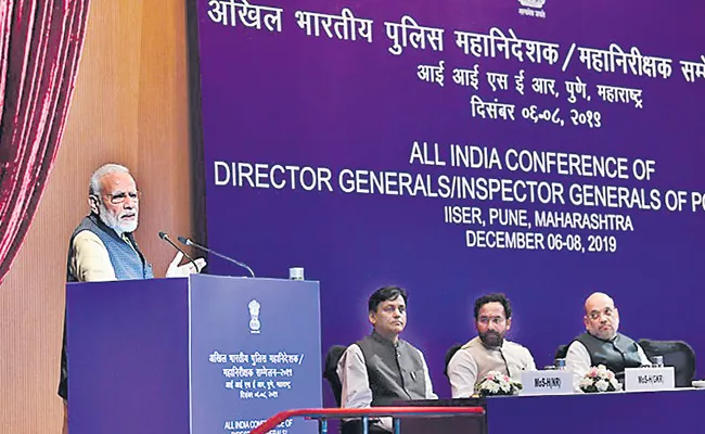 Narendra Modi At National Conference Of DGP And IGP - Sakshi