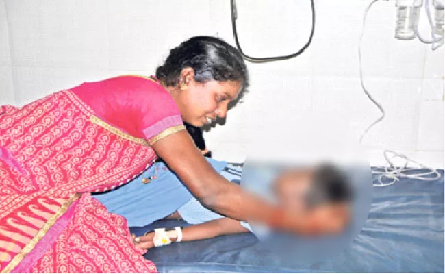 Child Dead In Shishu Care At Anantapur District - Sakshi