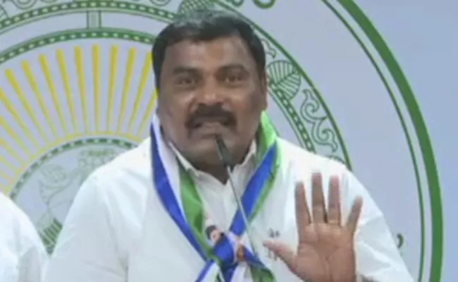 Karanam Dharmasri Slams On Chandrababu Over Onion Prices In Heritage - Sakshi