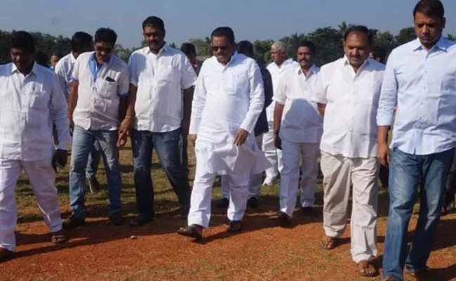 Sri Ranganatha Raju Visits Government College In West Godavari - Sakshi