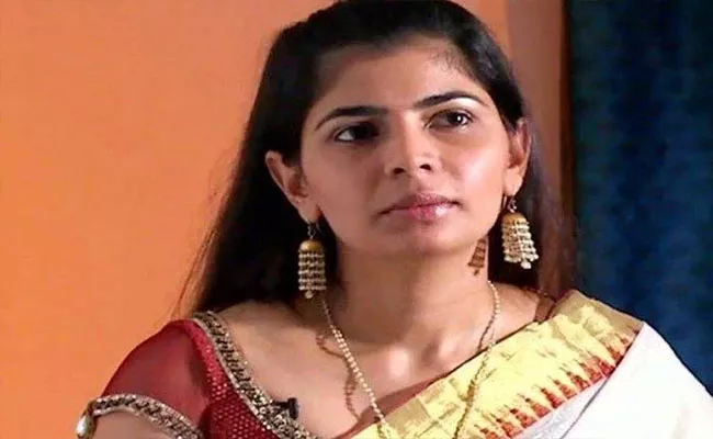 Chinmayi Reacts After Being Trolled For Her Mother Statement - Sakshi