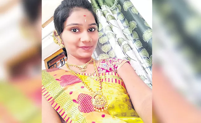 Inter Second Year Girl Died With Doctors Negligence Hyderabad - Sakshi