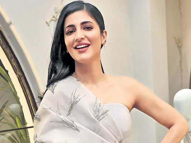 shruthi hasan answers on her fans quastions - Sakshi