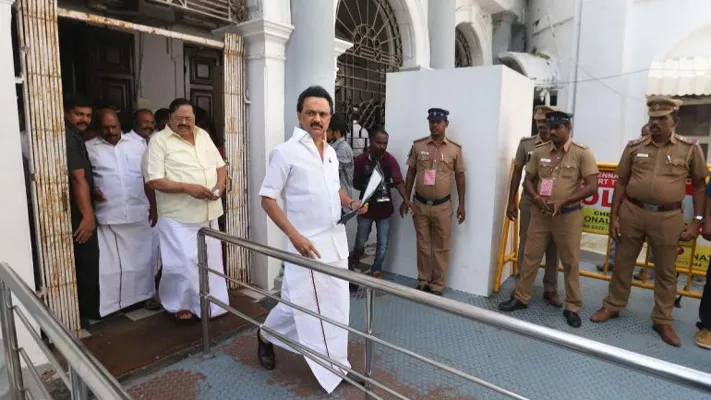 MK Stalin Ask Government Use CRPF To Protect Students - Sakshi