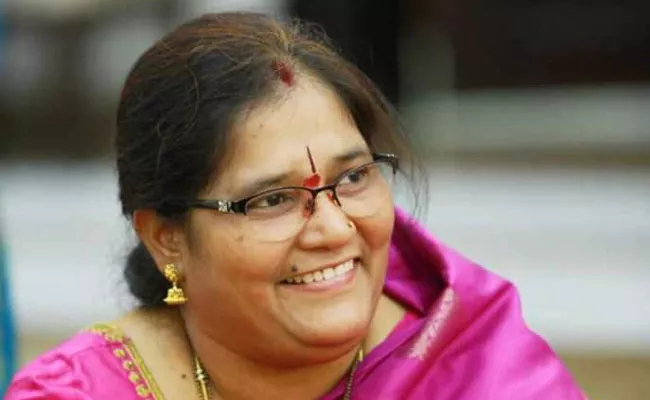 Guntakandla Sunitha Says Not Interested To Contest In Municipal Elections In Suryapet - Sakshi