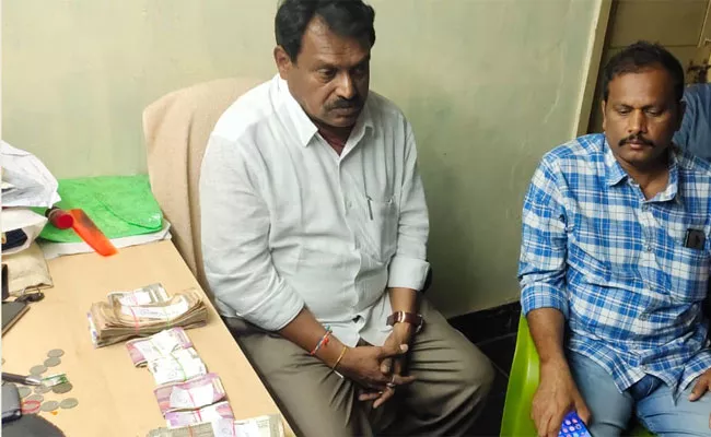 ACB Attacks At Anantapur Rural Sub Registrars Office - Sakshi