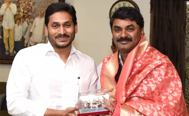 DRDO Chairman Satheesh Reddy Meets CM YS Jagan - Sakshi