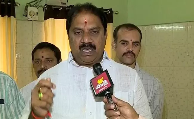 Malladi Vishnu Comments About Chandrababu In Vijayawada - Sakshi