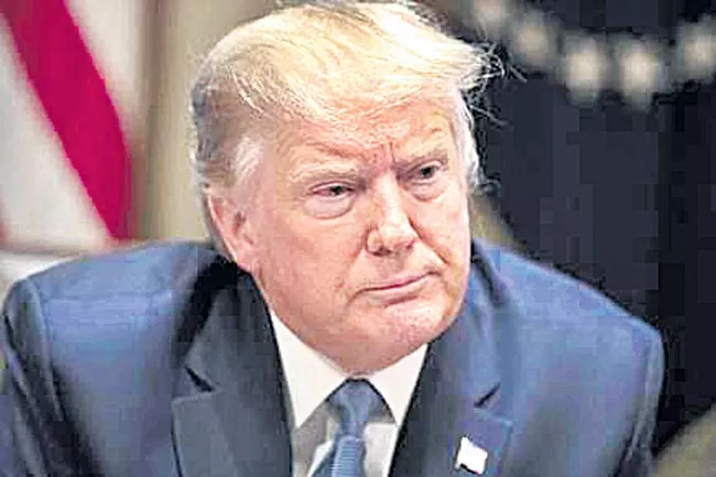 Trump warns Iranian leaders not to kill demonstrators - Sakshi