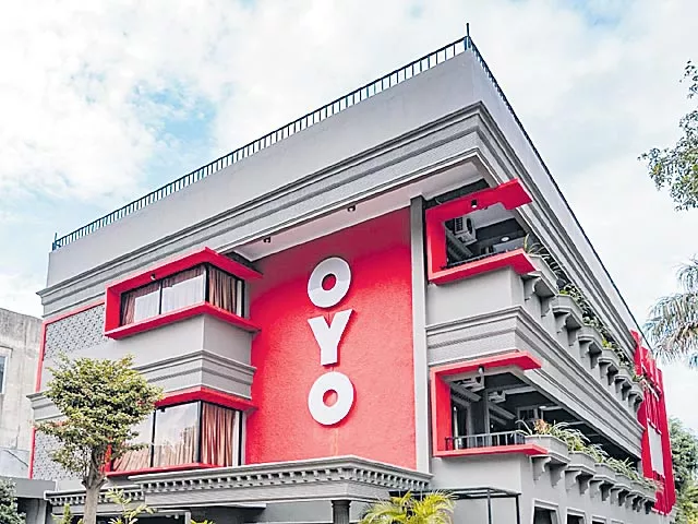 Oyo to lay off 1,000 people as part of restructuring exercise - Sakshi