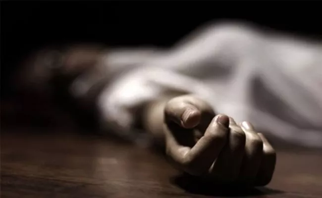 22 Year Old Woman Dies After Fall From Third Floor In Rangareddy District - Sakshi