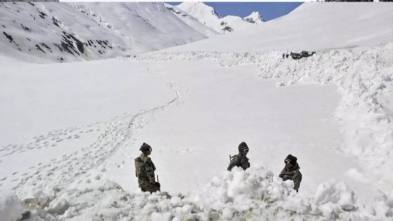 Multiple Avalanches Hit Jammu And Kashmir - Sakshi