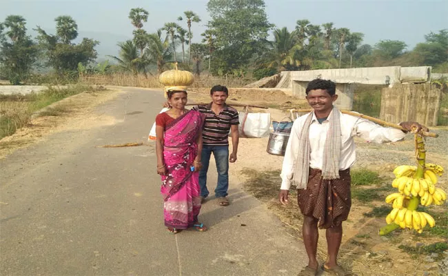 Sankranthi Celebrations In Tribal Area At Srikakulam - Sakshi