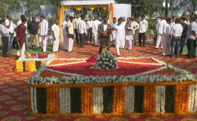 Congress Leaders Tribute To Jaipal Reddy In hyderabad - Sakshi