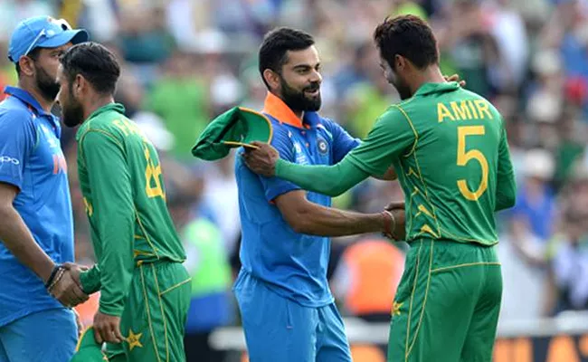 Mohammad Amir Praises Virat Kohli Regarding Winning Award - Sakshi