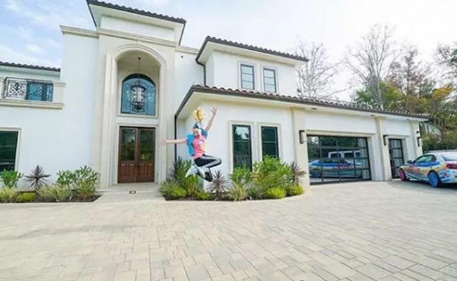 youtube Dancer JoJo Siwa New Mansion - Sakshi