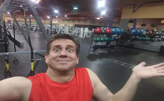 Man Locked Inside 24 Hour Fitness His Wife Respond Is Hilarious - Sakshi