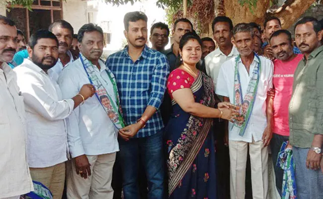 Other Parties Leaders Join YSRCP In Vizianagaram District - Sakshi