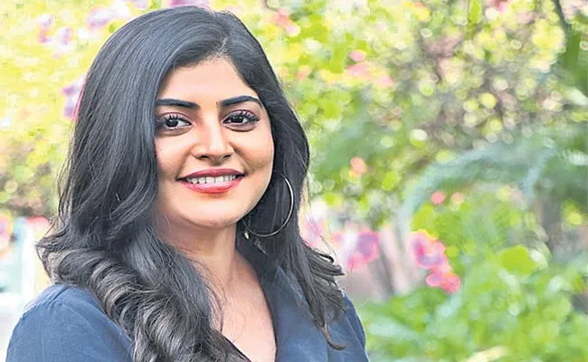 Manjima Mohan Recovering After Leg Surgery - Sakshi