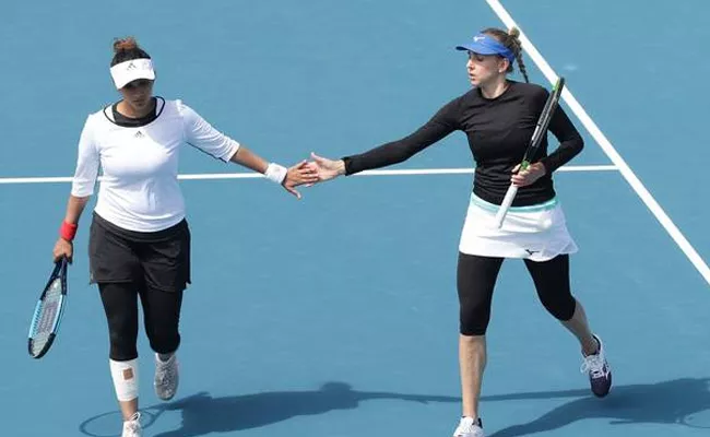 Sania Mirza Wins Hobart International Doubles Title - Sakshi