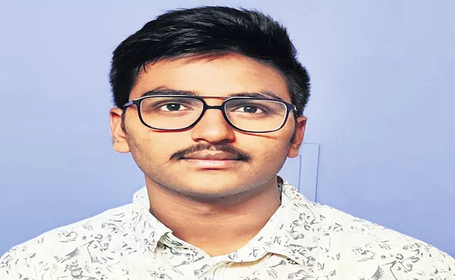 AP student Jitendra who set a record with 100 Percentile In JEE - Sakshi