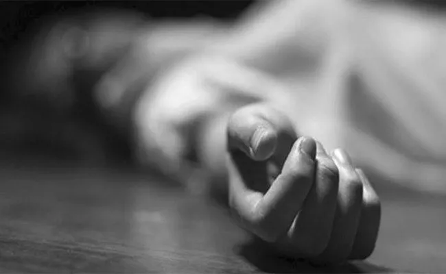 Women Committed Suicide In Khammam - Sakshi