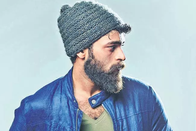 Varun Tej to train under wbc chamoian Neeraj Goyat - Sakshi